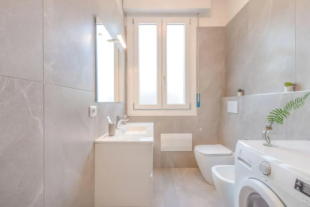 Mutina Luxlife Home Close To Center - Free Parking Modena Apartment
