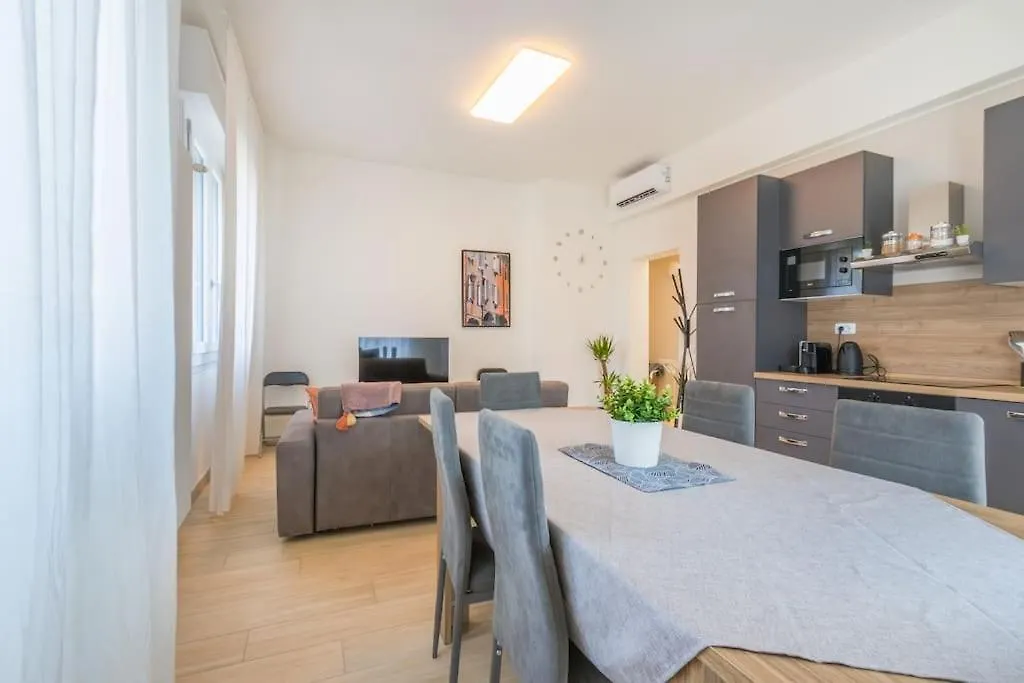 Apartment Mutina Luxlife Home Close To Center - Free Parking Modena